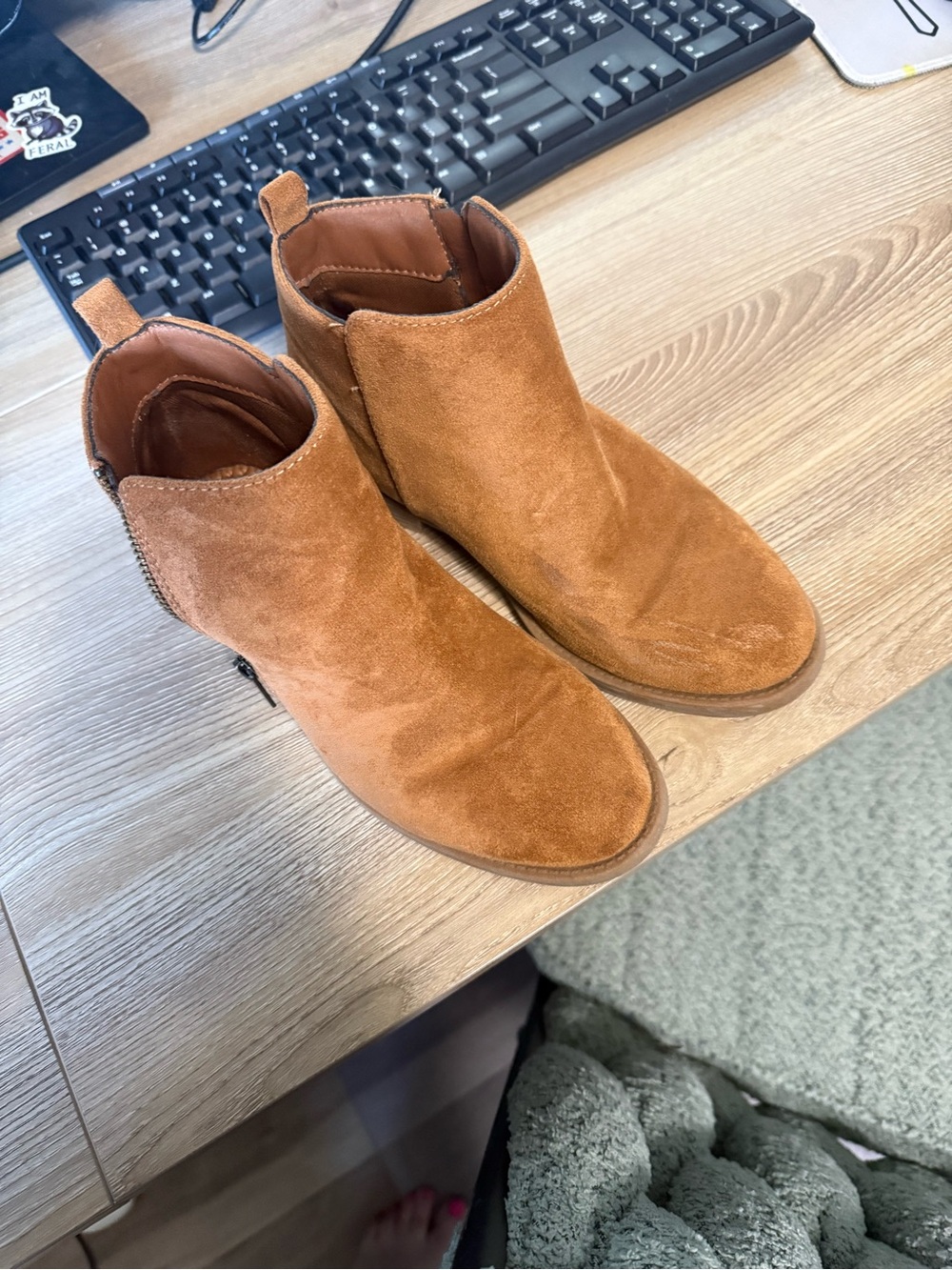 Women’s size 6 suede booties